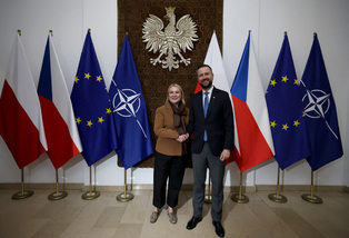 Ministryně obrany jednala v Polsku nejen o letounech F-35