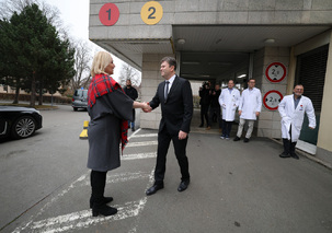 Ministryně obrany navštívila významná pracoviště Ústřední vojenské nemocnice Praha