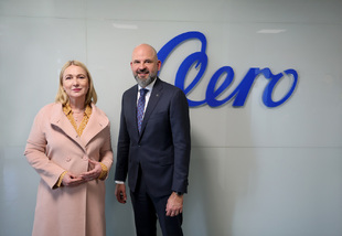 Ministryně obrany Jana Černochová navštívila společnost AERO Vodochody AEROSPACE