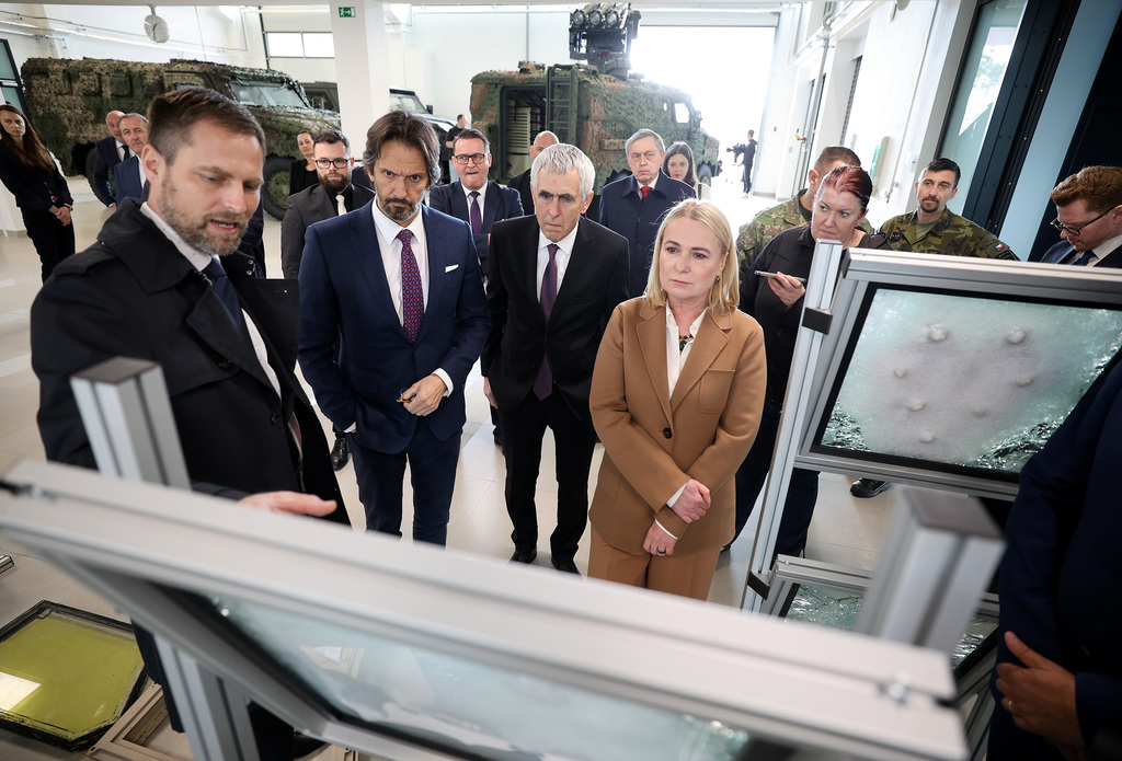 Ministři obrany ČR a SR ve SVOS Přelouč