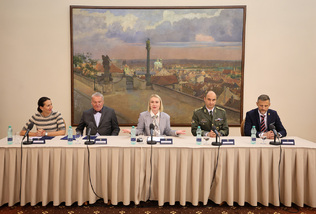 Ministerstvo obrany a hlavní město Praha rozšíří spolupráci i na leteckou záchrannou službu