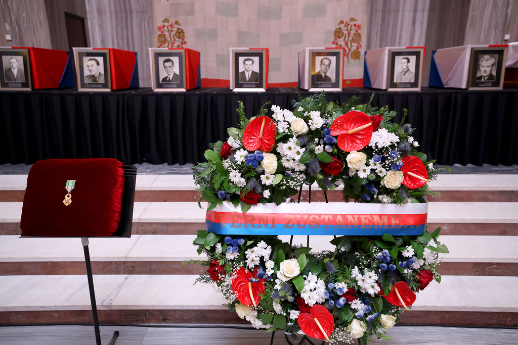 Ministryně obrany na Vítkově vyznamenala in memoriam "takřka zapomenuté" československé hrdiny