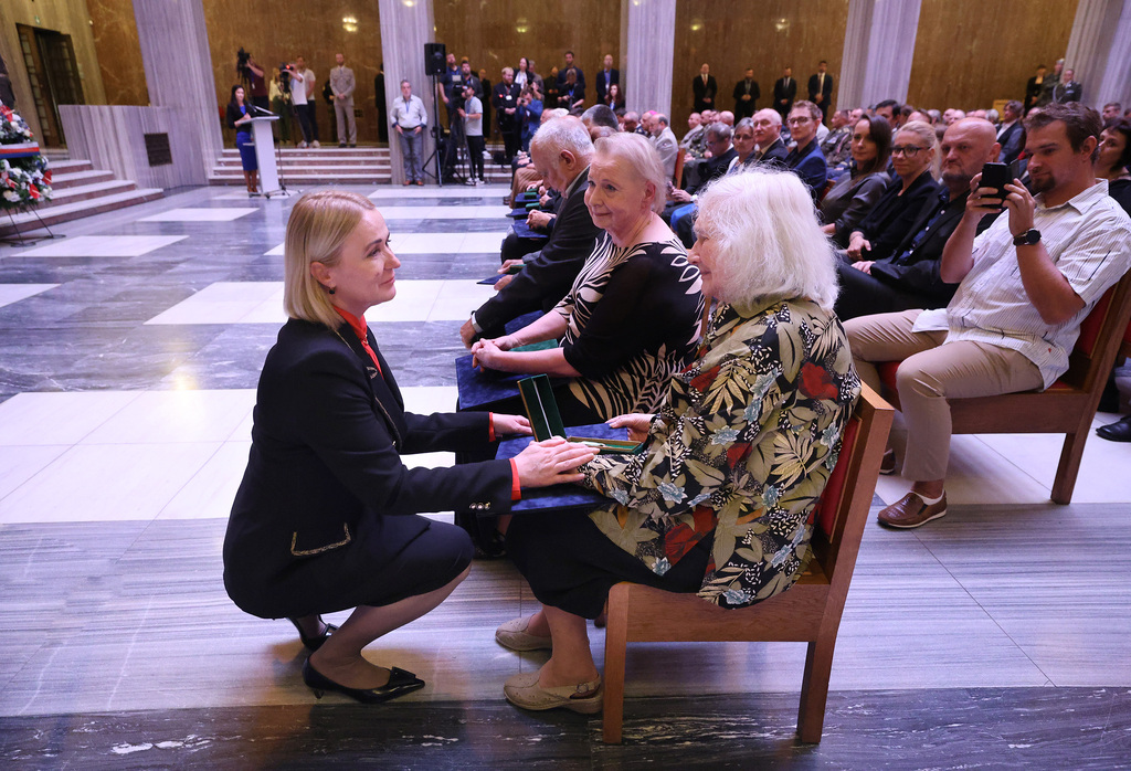 Ministryně obrany na Vítkově vyznamenala in memoriam "takřka zapomenuté" československé hrdiny