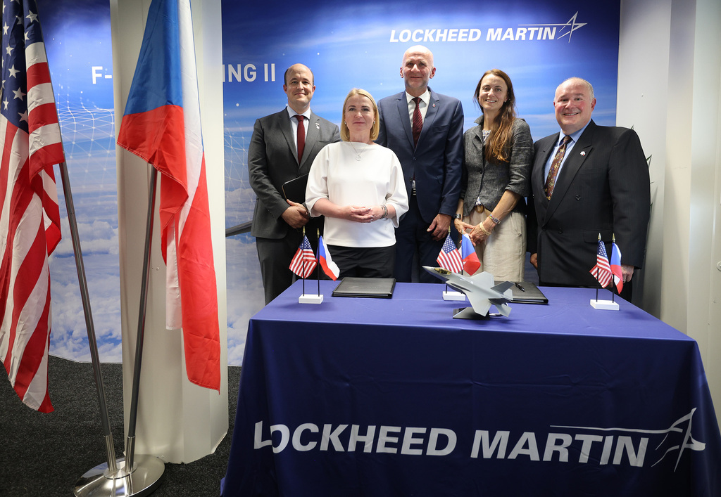Jubilejní Dny NATO představily modernizaci české armády 