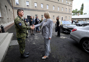Ministryně obrany navštívila 53. pluk v Opavě