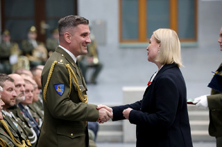 U příležitosti státního svátku 28. října udělila ministryně obrany Jana Černochová resortní vyznamenání. 