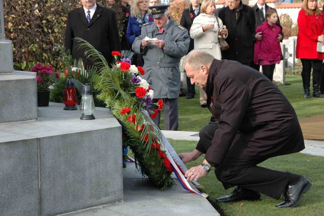 Ministr obrany Vlastimil Picek