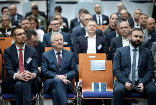 Ministr Jaromír Zůna se zúčastnil konference AOBP