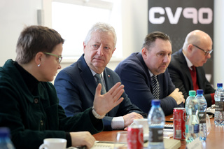 Ministr obrany navštívil VOP CZ