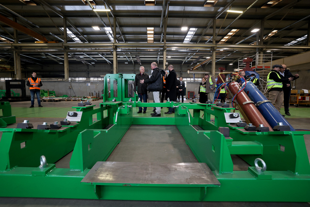 Ministr obrany navštívil VOP CZ