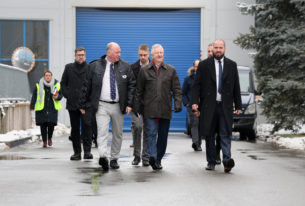 Ministr obrany navštívil VOP CZ