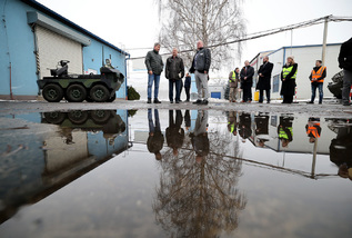 Ministr obrany navštívil VOP CZ