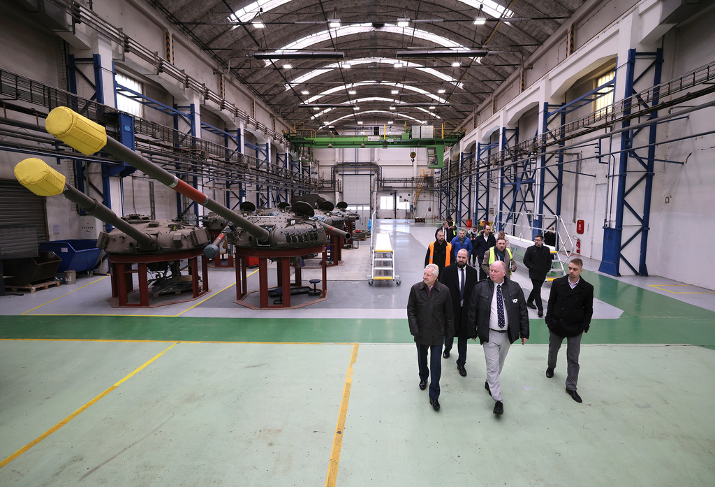 Ministr obrany navštívil VOP CZ