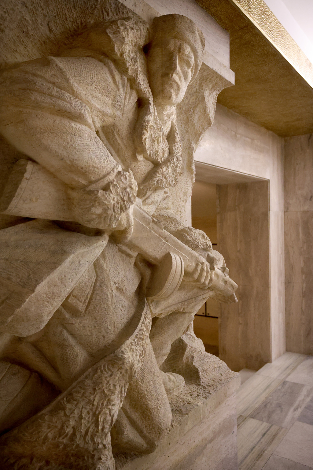 Památce padlých vojáků se na Vítkově poklonil ministr obrany