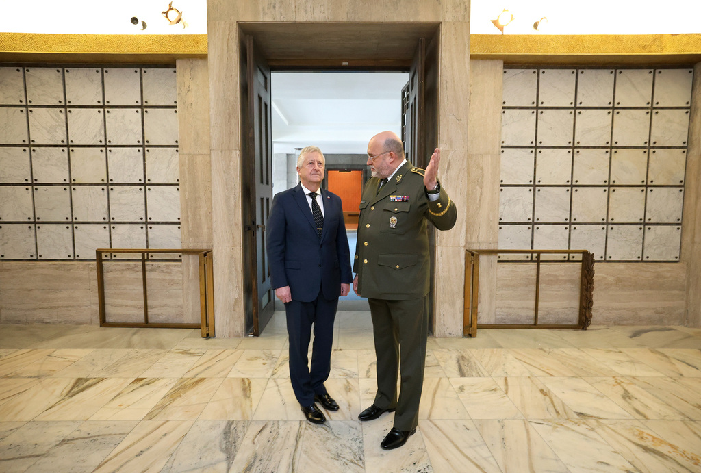 Památce padlých vojáků se na Vítkově poklonil ministr obrany