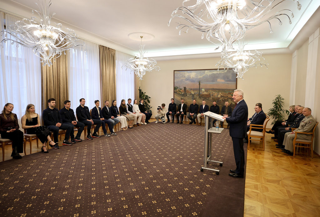 Ministr obrany se setkal se sportovci ASC Dukla po ZOH v Itálii