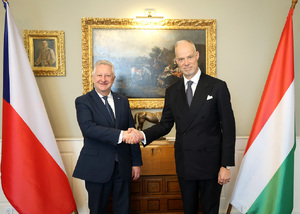 Český a maďarský ministr obrany 