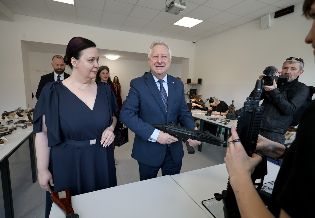 Ministr obrany Jaromír Zůna navštívil Střední školu – Centrum odborné přípravy technické Uherský Brod