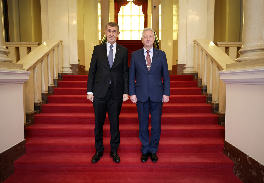 Předseda vlády Andrej Babiš a ministr obrany Jaromír Zůna