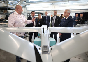 Ministr obrany navštívil kolínskou U&C