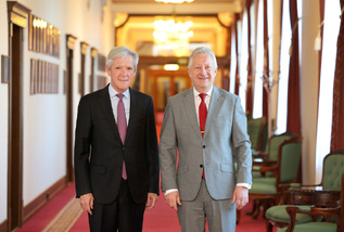 Ministr obrany s velvyslancem Německa