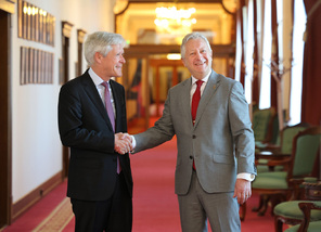 Ministr obrany s velvyslancem Německa