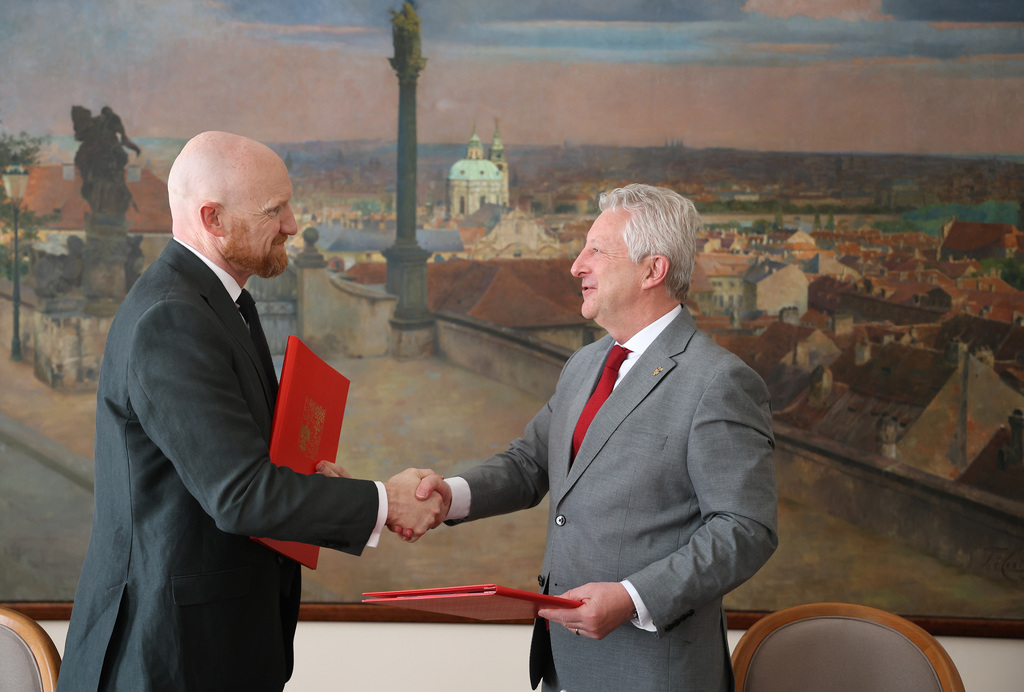 Česká republika a Spojené království posilují vojenskou spolupráci v rámci BMATT