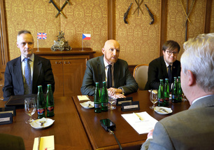 Česká republika a Spojené království posilují vojenskou spolupráci v rámci BMATT