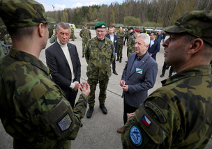 Cvičení Federated Cloud navštívil předseda vlády Andrej Babiš a ministr obrany Jaromír Zůna