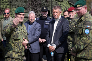 Cvičení Federated Cloud navštívil předseda vlády Andrej Babiš a ministr obrany Jaromír Zůna