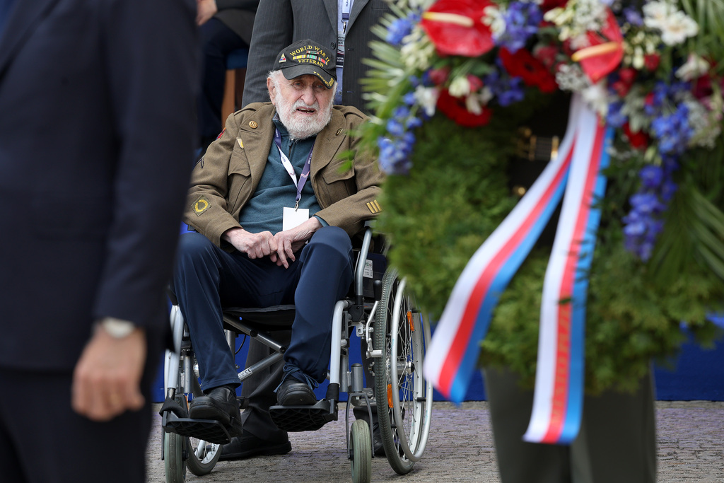 Vzpomínkovým aktem u památníku Díky, Ameriko! končí plzeňské Slavnosti svobody