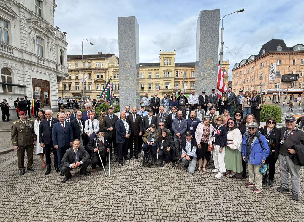 Vzpomínkovým aktem u památníku Díky, Ameriko! končí plzeňské Slavnosti svobody