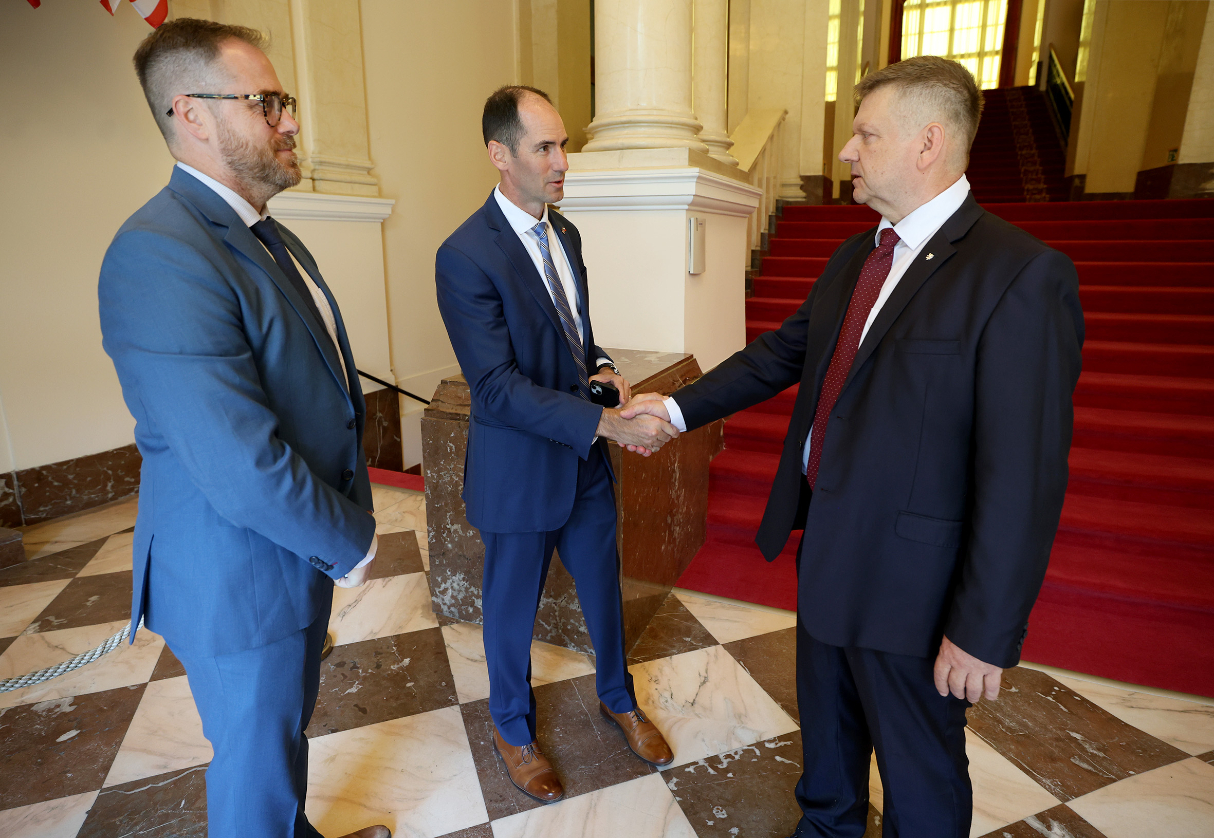 Náměstek ministra obrany Radovan Vích přijal na Ministerstvu obrany delegaci amerických kongresmanů