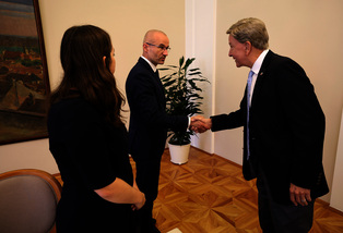 Náměstek ministra obrany Radovan Vích přijal na Ministerstvu obrany delegaci amerických kongresmanů