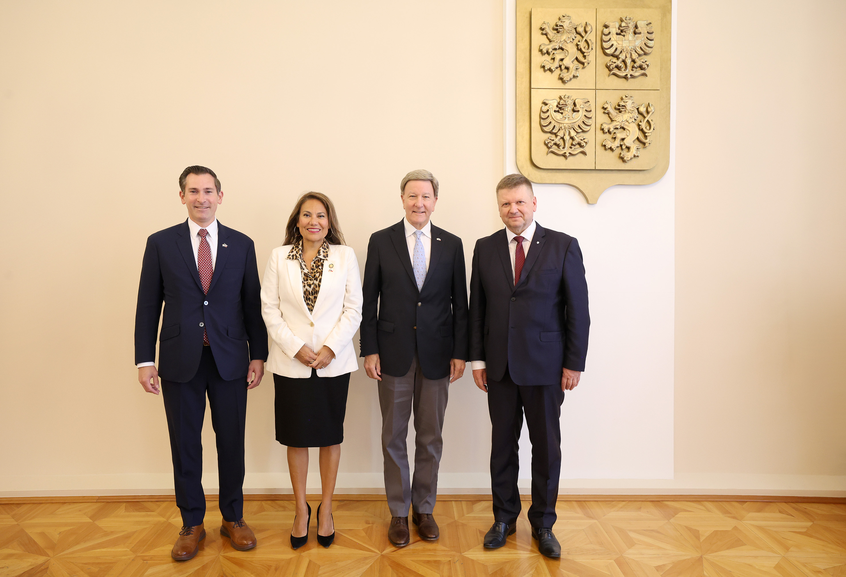 Náměstek ministra obrany Radovan Vích přijal na Ministerstvu obrany delegaci amerických kongresmanů