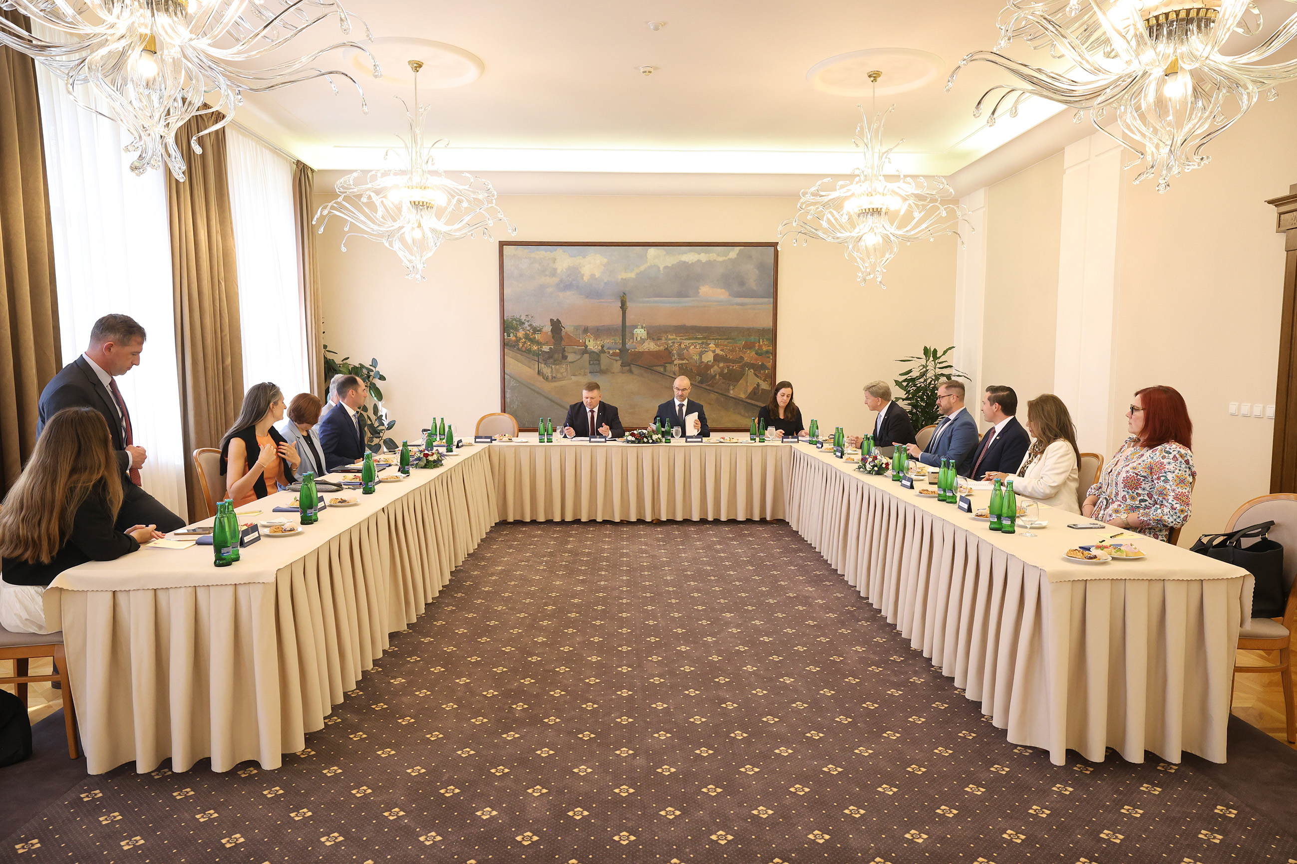Náměstek ministra obrany Radovan Vích přijal na Ministerstvu obrany delegaci amerických kongresmanů