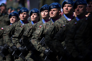 Dne polských ozbrojených sil se zúčastnil ministr obrany Zůna, zhlédl i slavnostní vojenskou přehlídku 