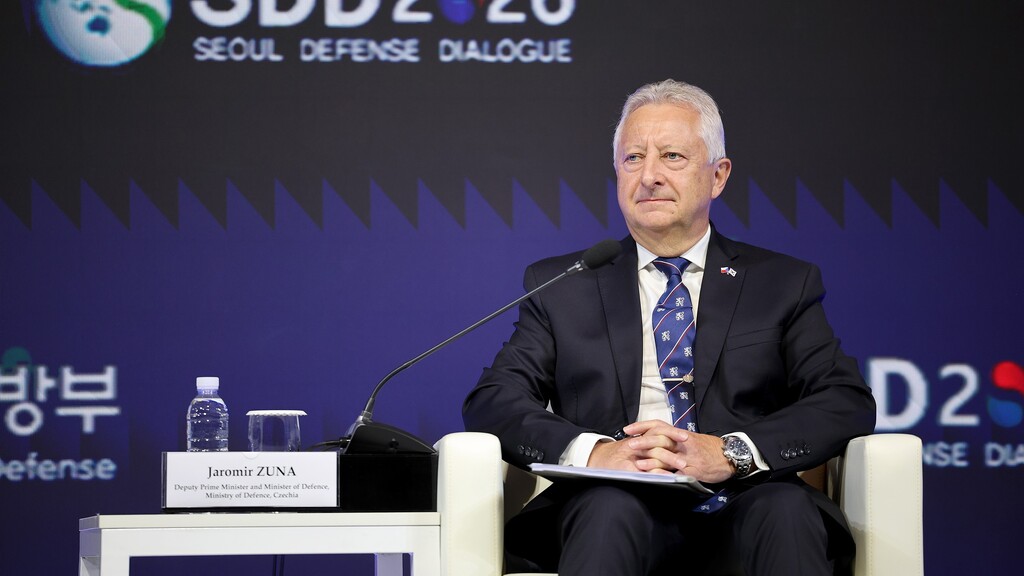 Jaromír Zůna: Mezinárodní instituce se mohou zdát neúčinné, ale chrání společná pravidla, zvyšují náš vliv a přinášejí dlouhodobé výhody