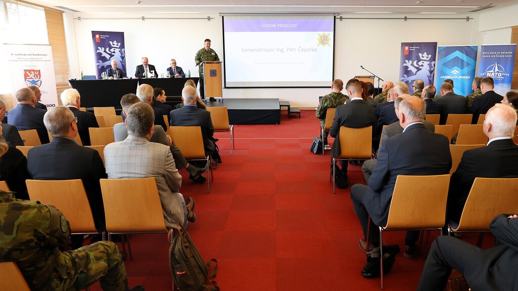 6. vyzbrojovací konference v Ostravě: Technologický pokrok představuje příležitost pro český obranný průmysl