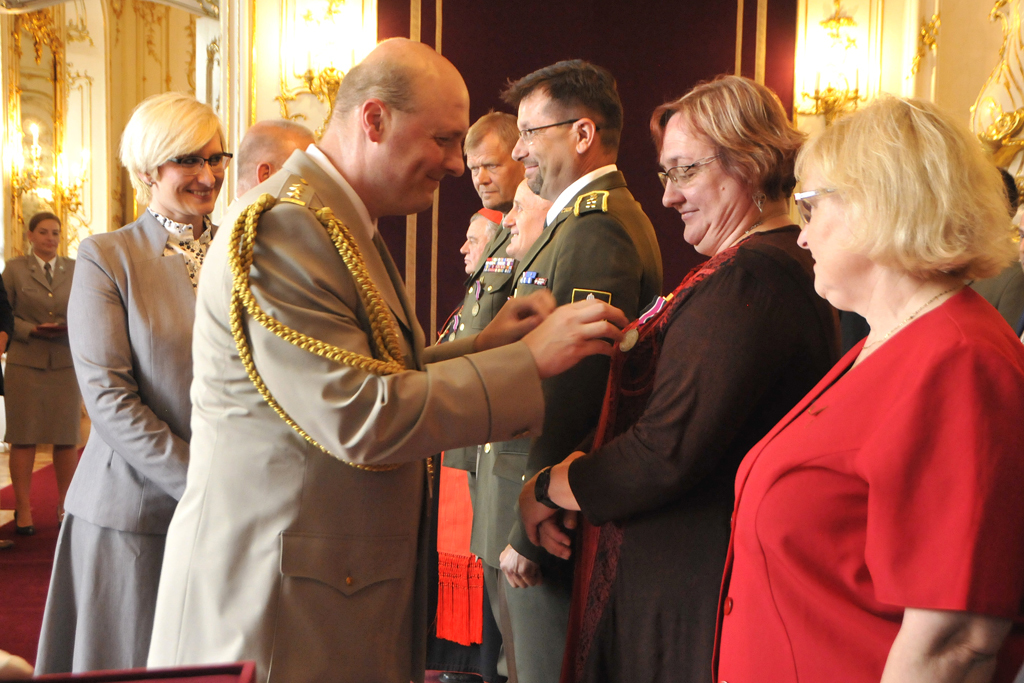 Kaplanům blahopřála také ministryně obrany Karla Šlechtová