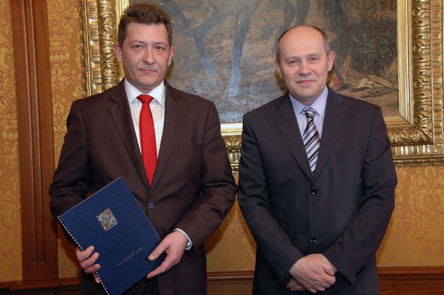 Státní tajemník Ministerstva obrany Petr Vančura a náměstek ministra vnitra pro státní službu Josef Postránecký 