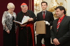 Kniha od dětí kardinála skutečně okamžitě zaujala