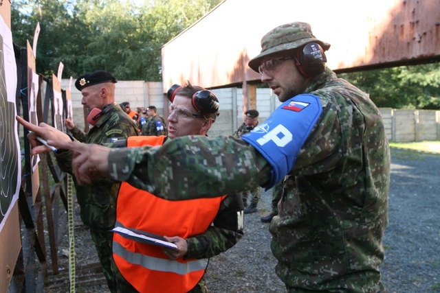  NATO MNMPBAT střelby