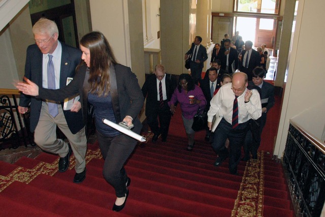 Americká delegace vedená senátorem Rogerem Wickerem přichází na Ministerstvo obrany