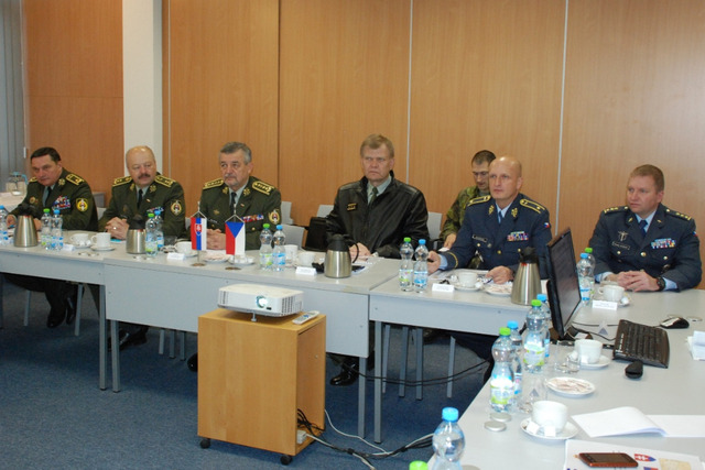  Hlavní účastníci příhraničního setkání u 22. základny vrtulníkového letectva