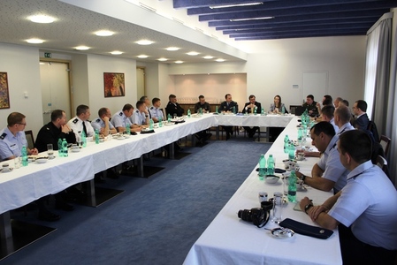 Studenti Air War College diskutovali s velením armády nejen o otázkách bezpečnosti