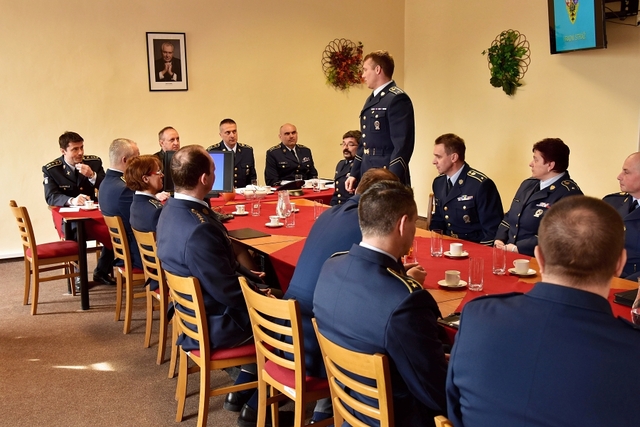 Z návštěvy nového náčelníka VKPR gen. Kašeho u Hradní stráže 2