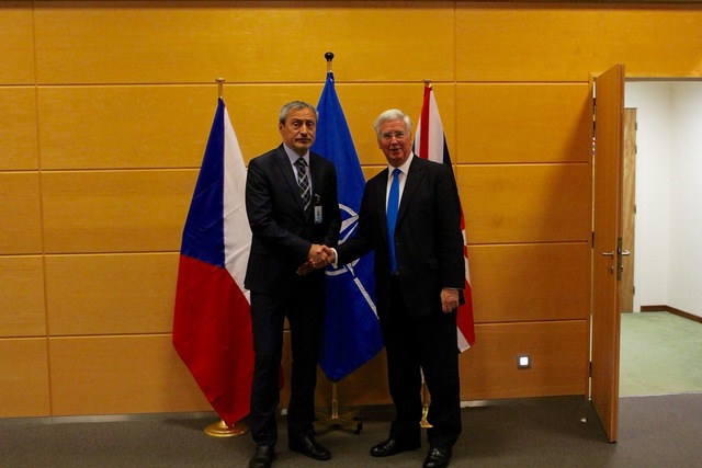 Ministři obrany ČR a Velké Británie