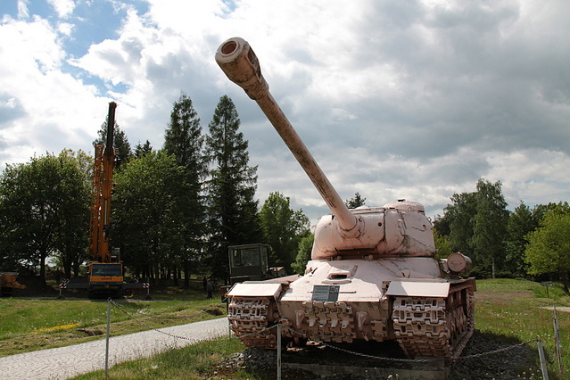 Impozantní kanón ráže 122 mm poskytoval tanku výhodu