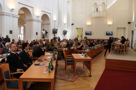 Hlavní sál Černínského paláce, kde se konference koná